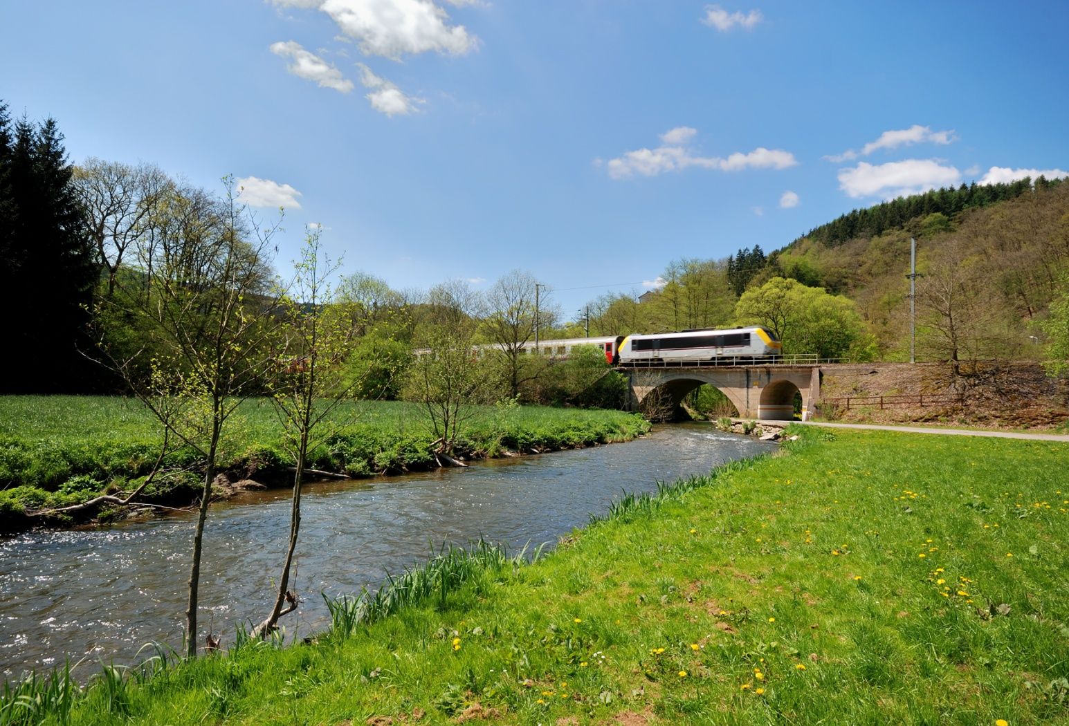 Деревне люксембург. Leudelange Luxembourg.